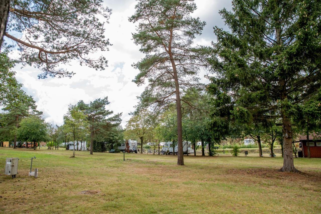 Naturcamping Lueneburger Heide - Chalets & Tiny Haeuser Soltau Exterior foto